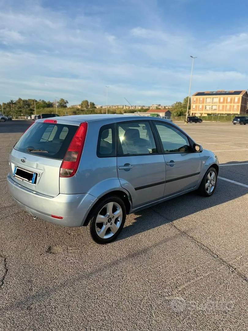 Ford Fiesta 2006 photo 3