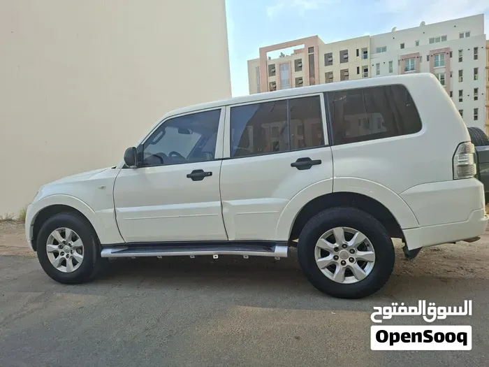 Mitsubishi Pajero 2012 photo 3