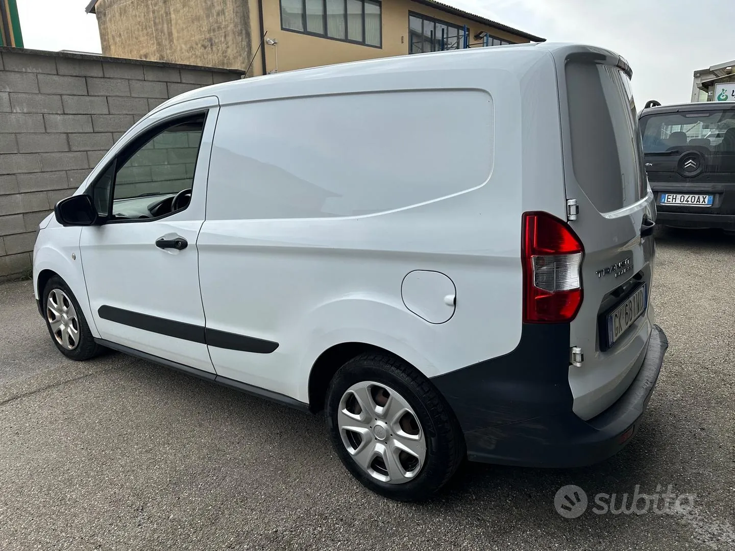 Ford Transit Courier 2022 photo 4