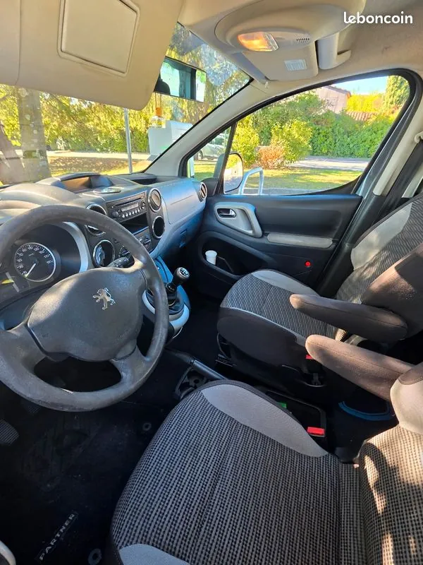 Peugeot Partner 2008 photo 3
