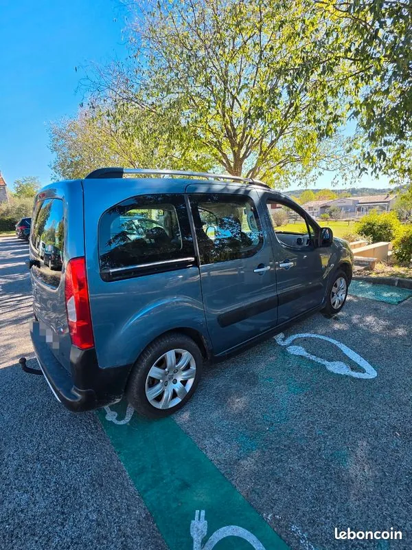 Peugeot Partner 2008 photo 2
