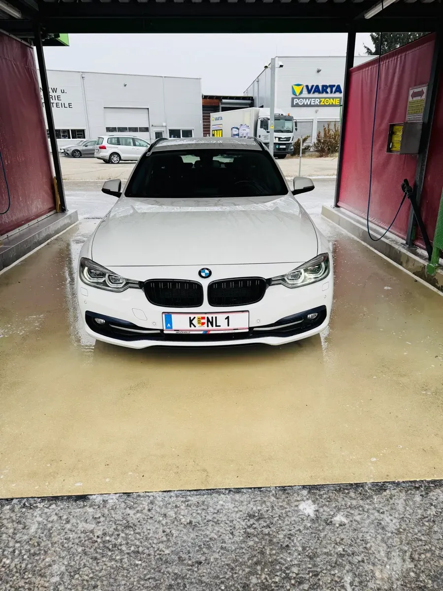 BMW 3 Series 2018 photo 2
