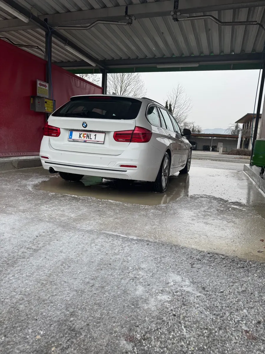 BMW 3 Series 2018 photo 3