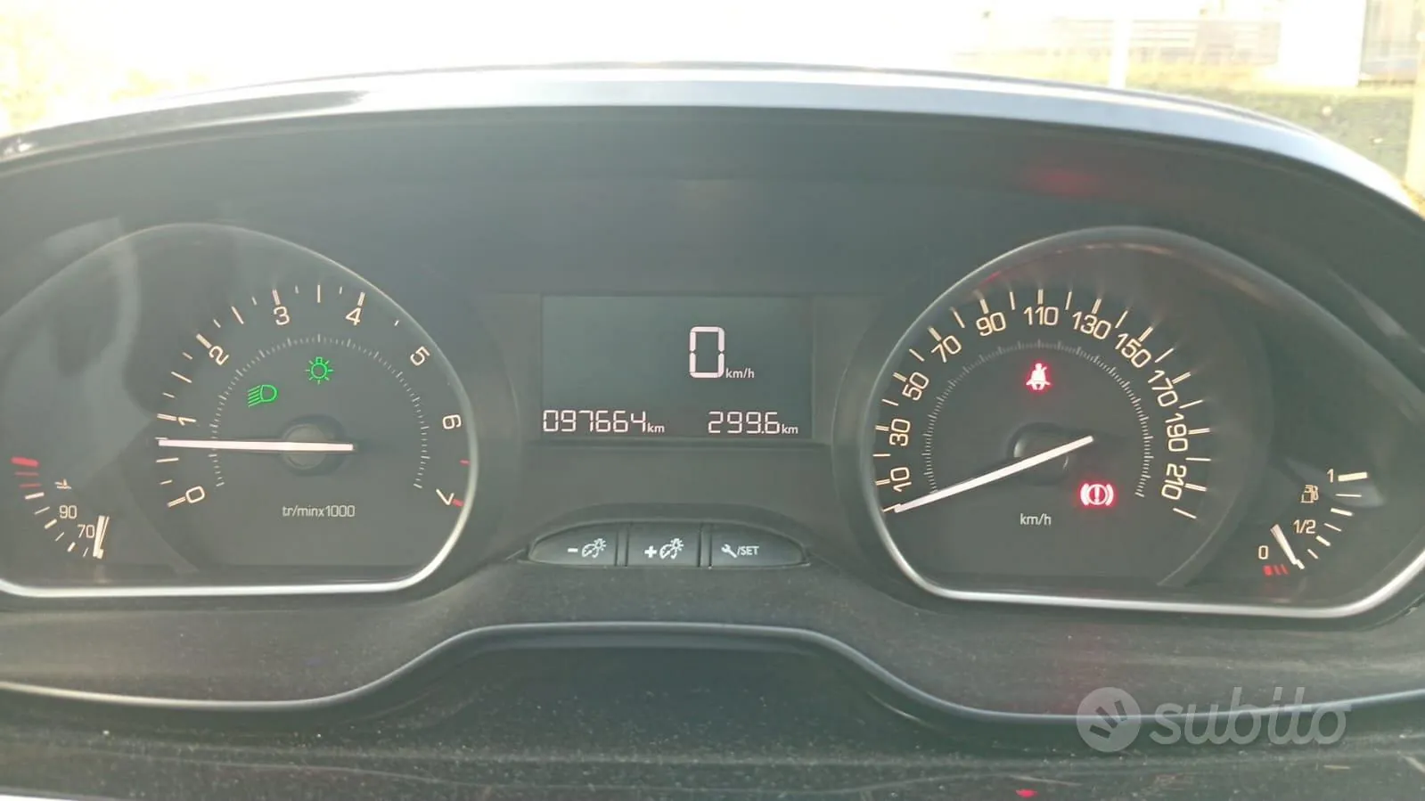 Peugeot 208 2016 photo 5