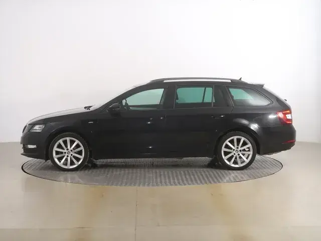 Skoda Octavia Combi 2017 photo 2
