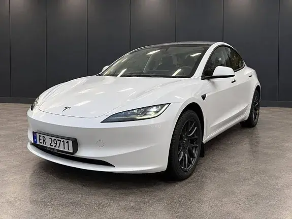 Tesla Model 3 2026 photo 3