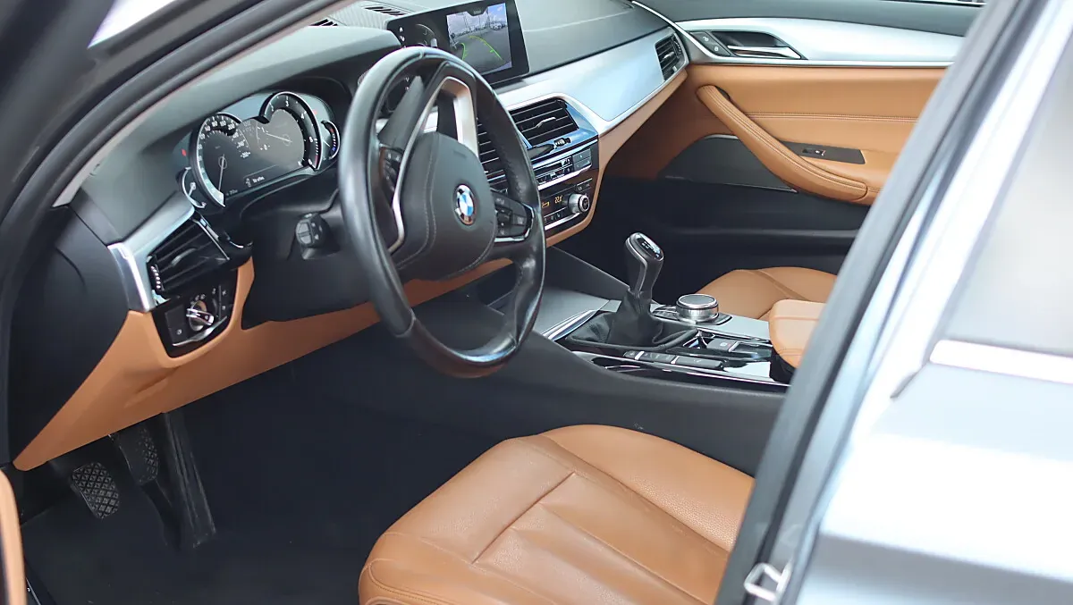 BMW 5 Series 2017 photo 3