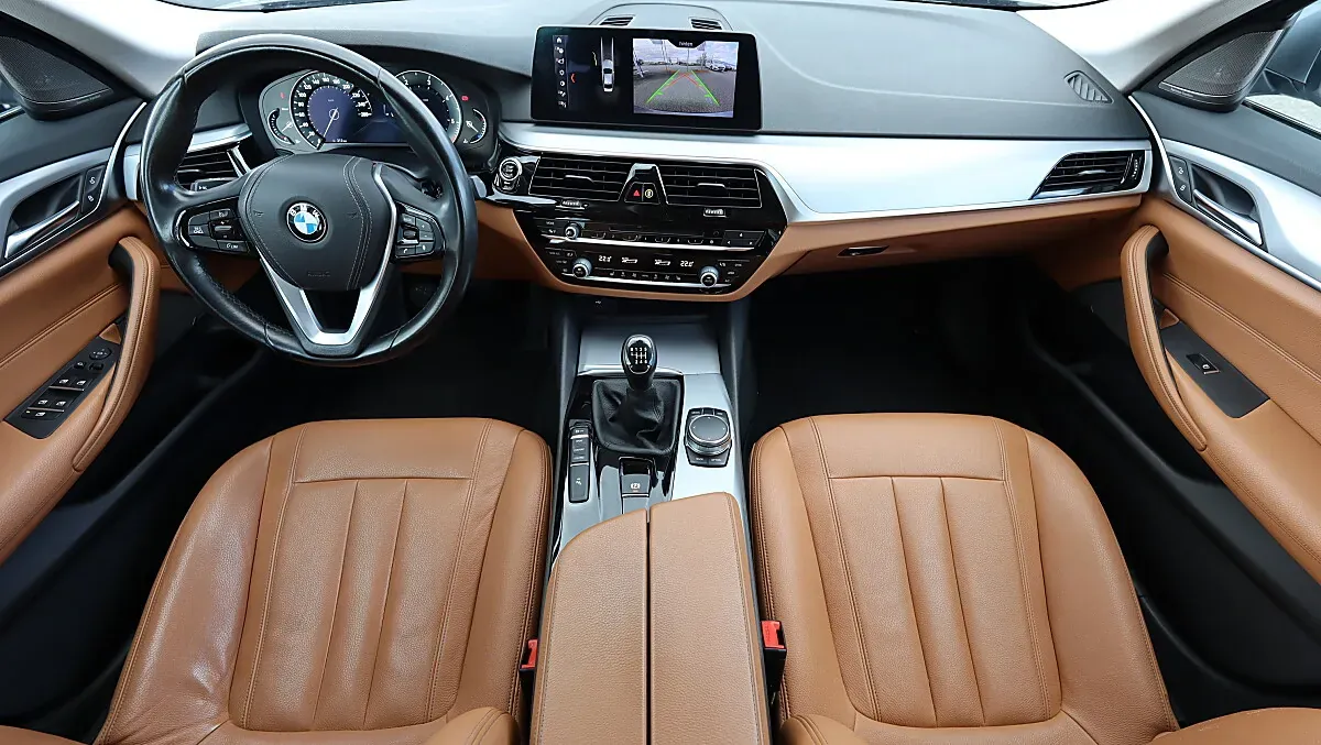 BMW 5 Series 2017 photo 2