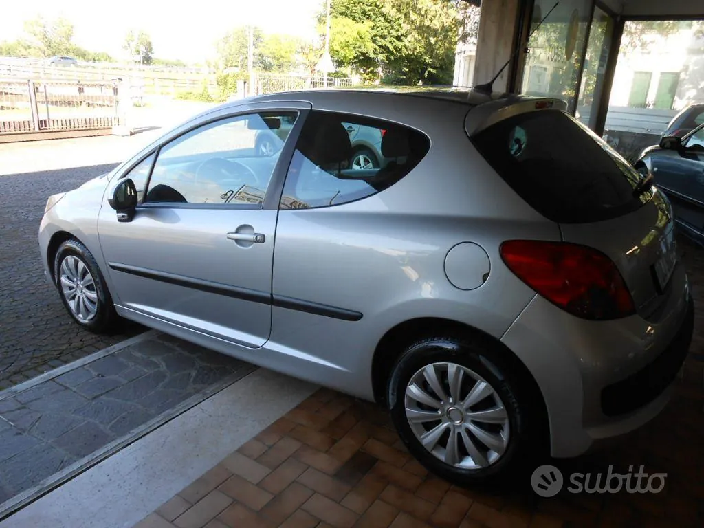 Peugeot 207 2007 photo 4