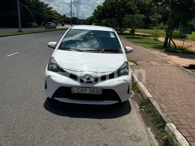 Toyota Vitz 2015 photo 5