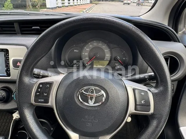 Toyota Vitz 2015 photo 3