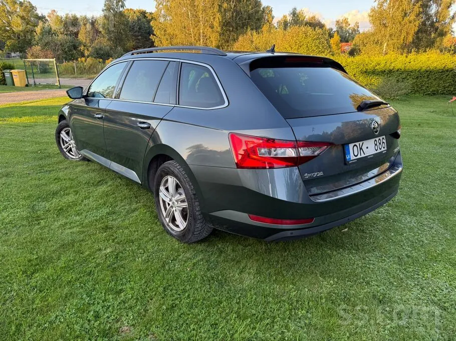Skoda Superb 2017 photo 5