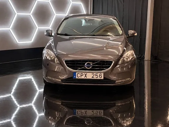 Volvo V40 2013 photo 2