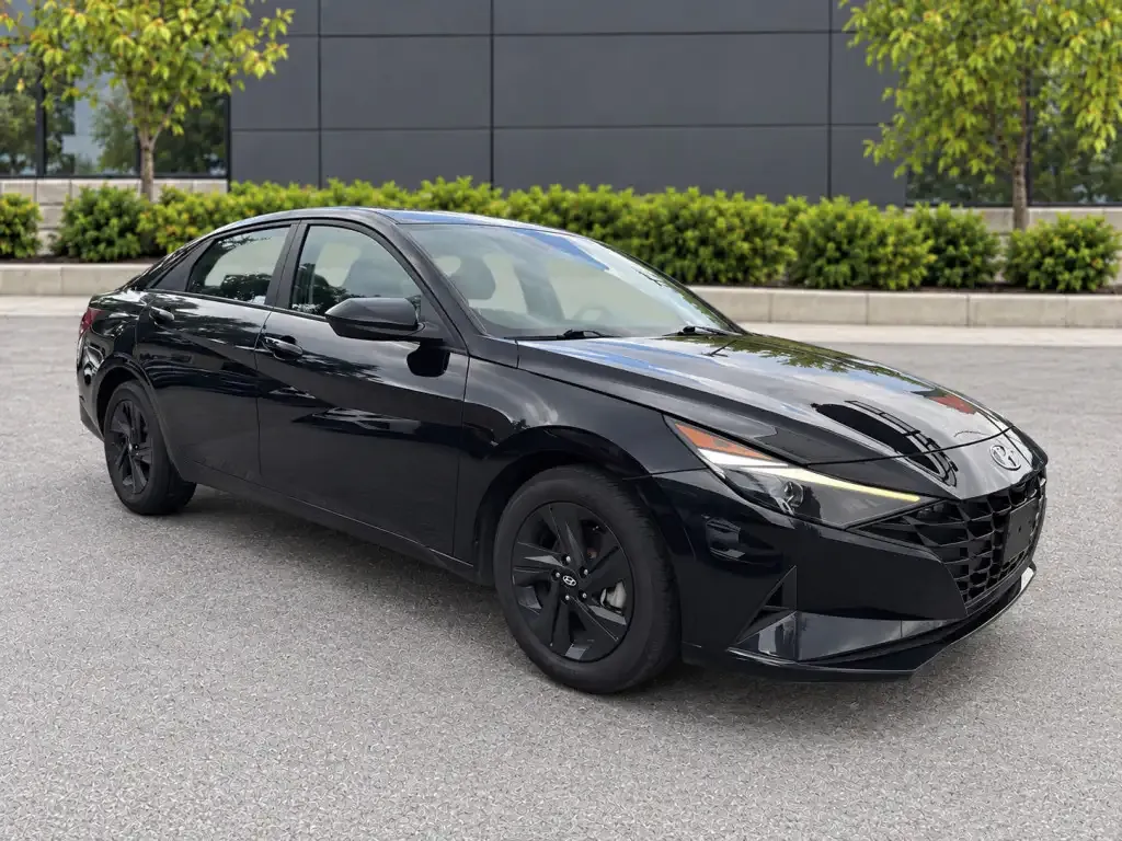 Hyundai Elantra 2023 photo 3