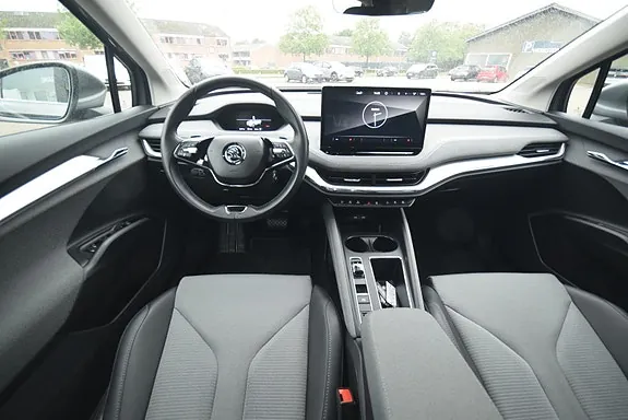 Skoda Enyaq 2023 photo 2