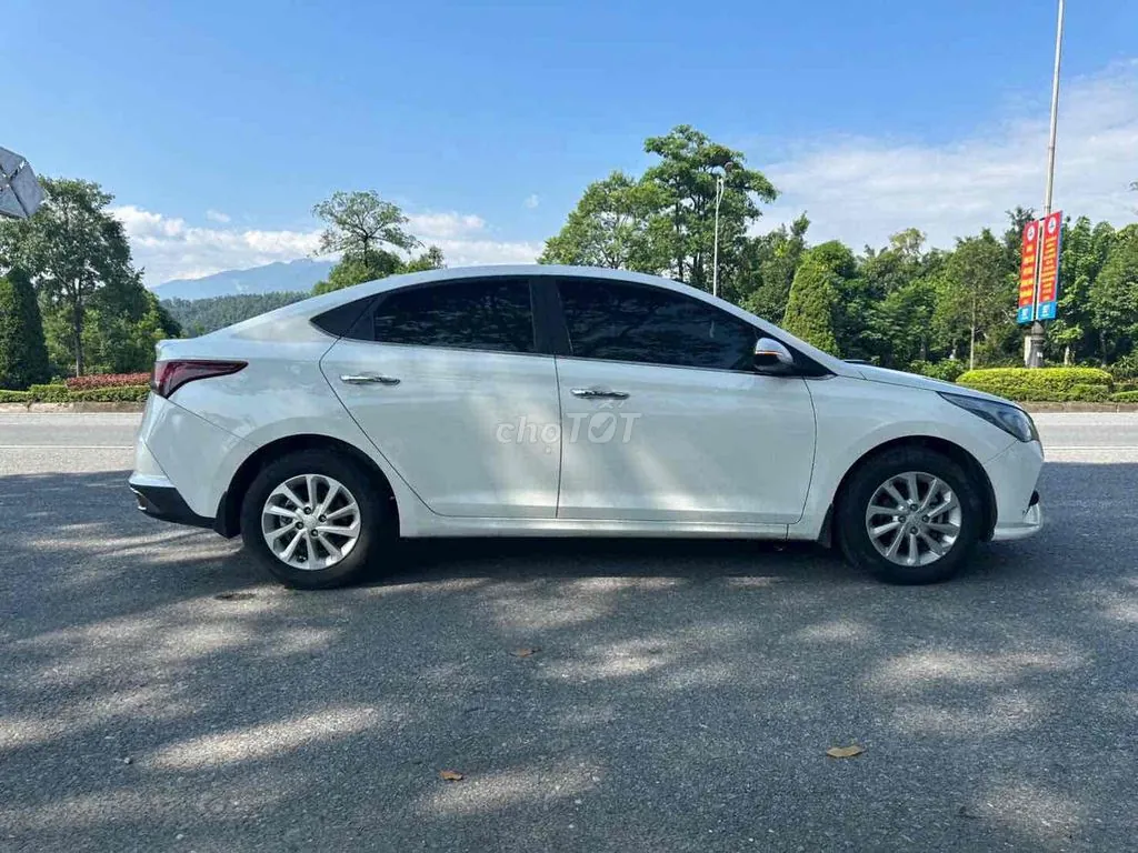 Hyundai Accent 2022 photo 2