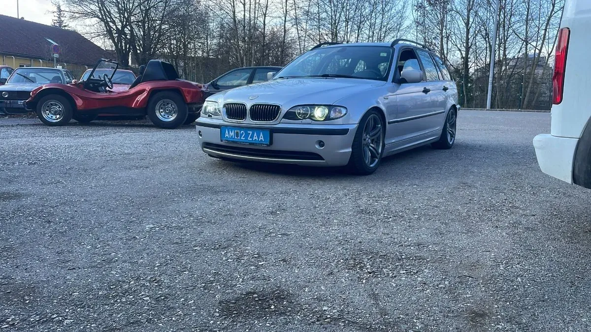 BMW 3 Series 2003 photo 2