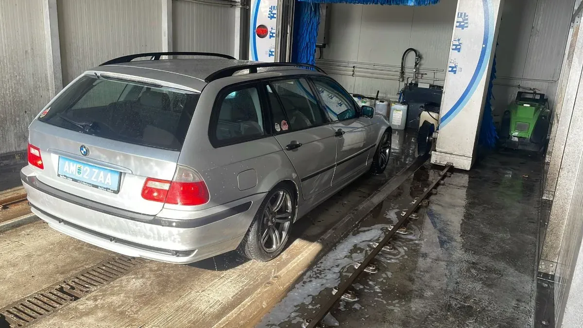 BMW 3 Series 2003 photo 3