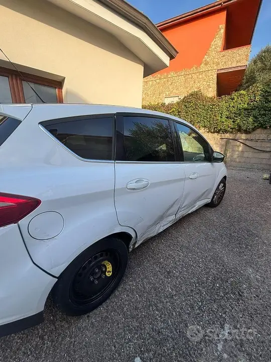 Ford C-Max 2015 photo 4
