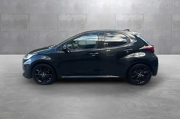 Toyota Yaris 2022 photo 2