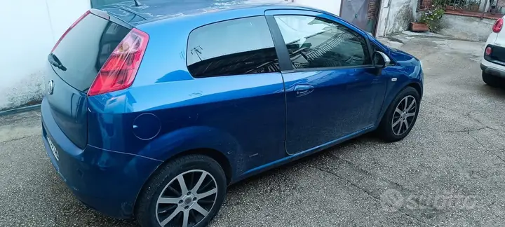 Fiat Grande Punto 2008 photo 3
