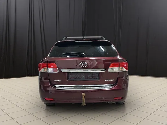 Toyota Avensis 2012 photo 4