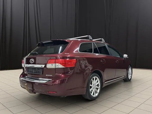 Toyota Avensis 2012 photo 5
