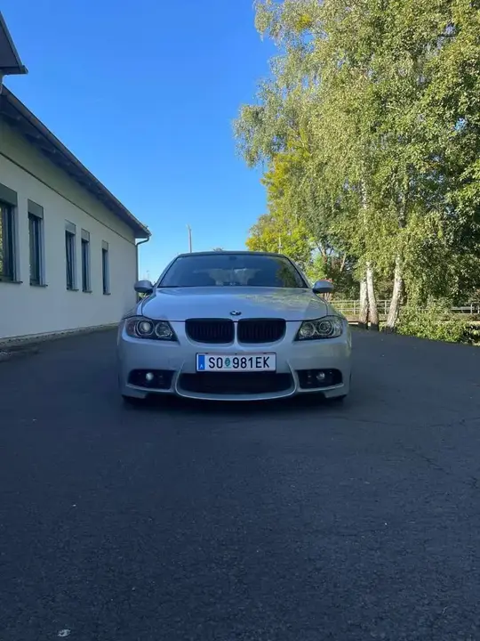 BMW 318D 2007 photo 2