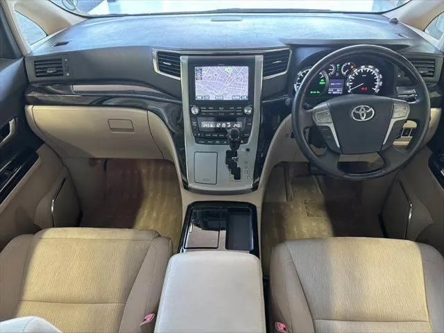 Toyota Alphard 2012 photo 3