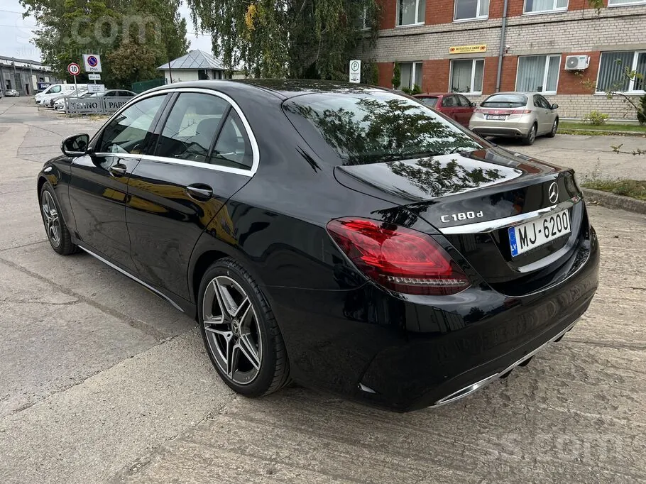 Mercedes-Benz C180 2019 photo 2
