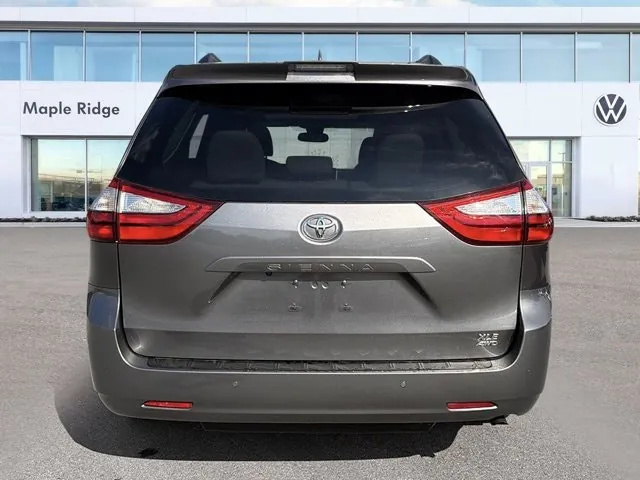 Toyota Sienna 2018 photo 4