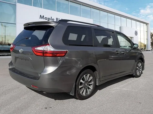 Toyota Sienna 2018 photo 5