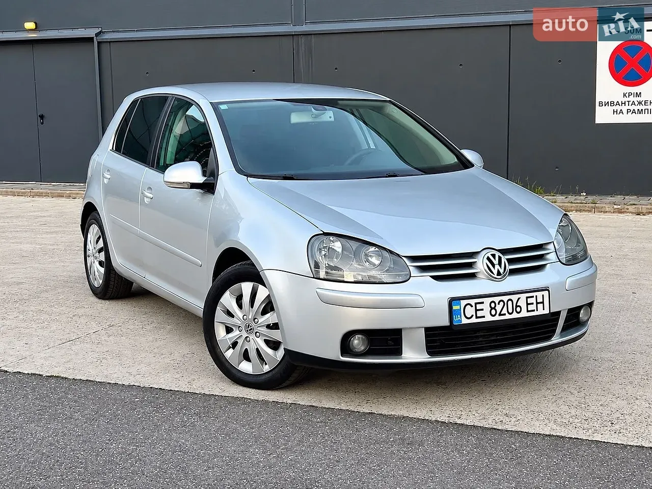 Volkswagen Golf 2004 photo 2