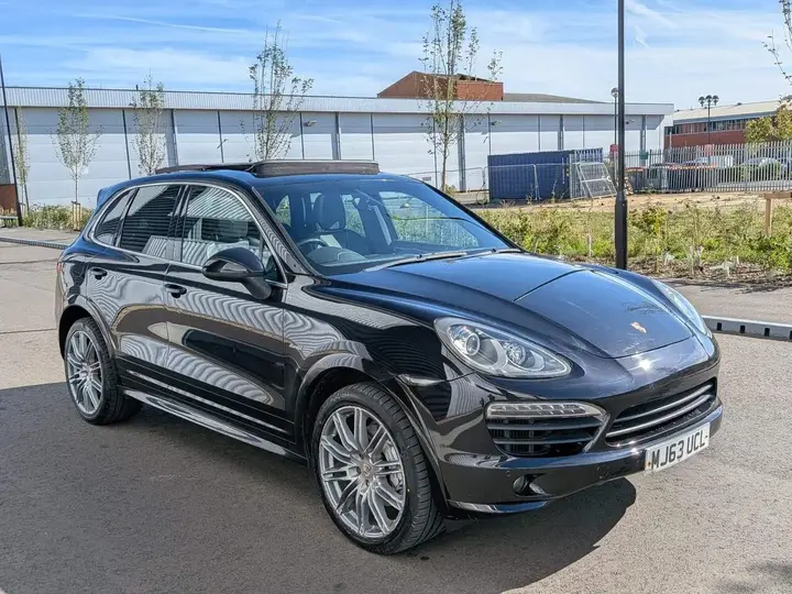 Porsche Cayenne 2013 photo 2