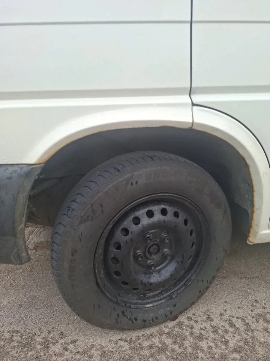 Volkswagen T4 1996 photo 3