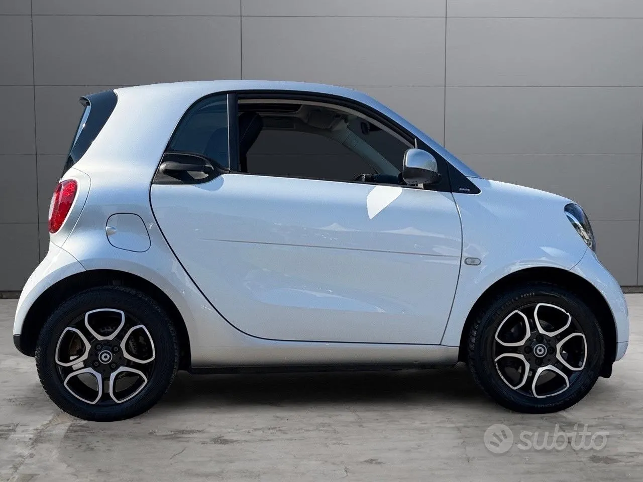 Smart Fortwo 2019 photo 2