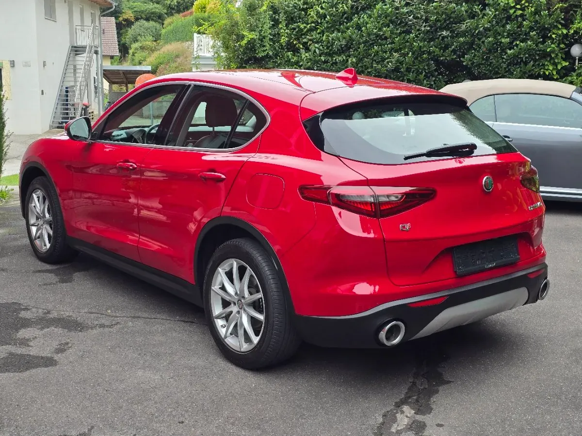 Alfa Romeo Stelvio 2017 photo 2