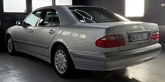 Mercedes-Benz E 240 2001 photo 3