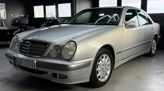 Mercedes-Benz E 240