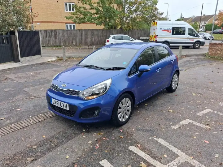 Kia Rio 2011 photo 2