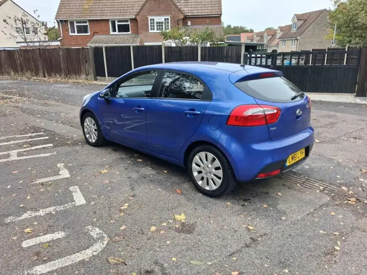 Kia Rio 2011 photo 5