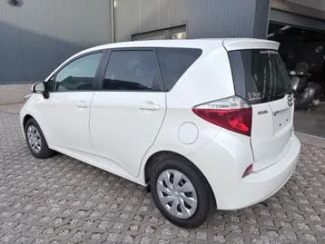 Toyota Verso-S 2011 photo 3