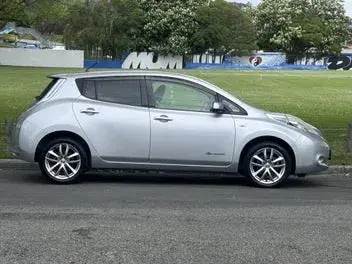 Nissan Leaf 2011 photo 3