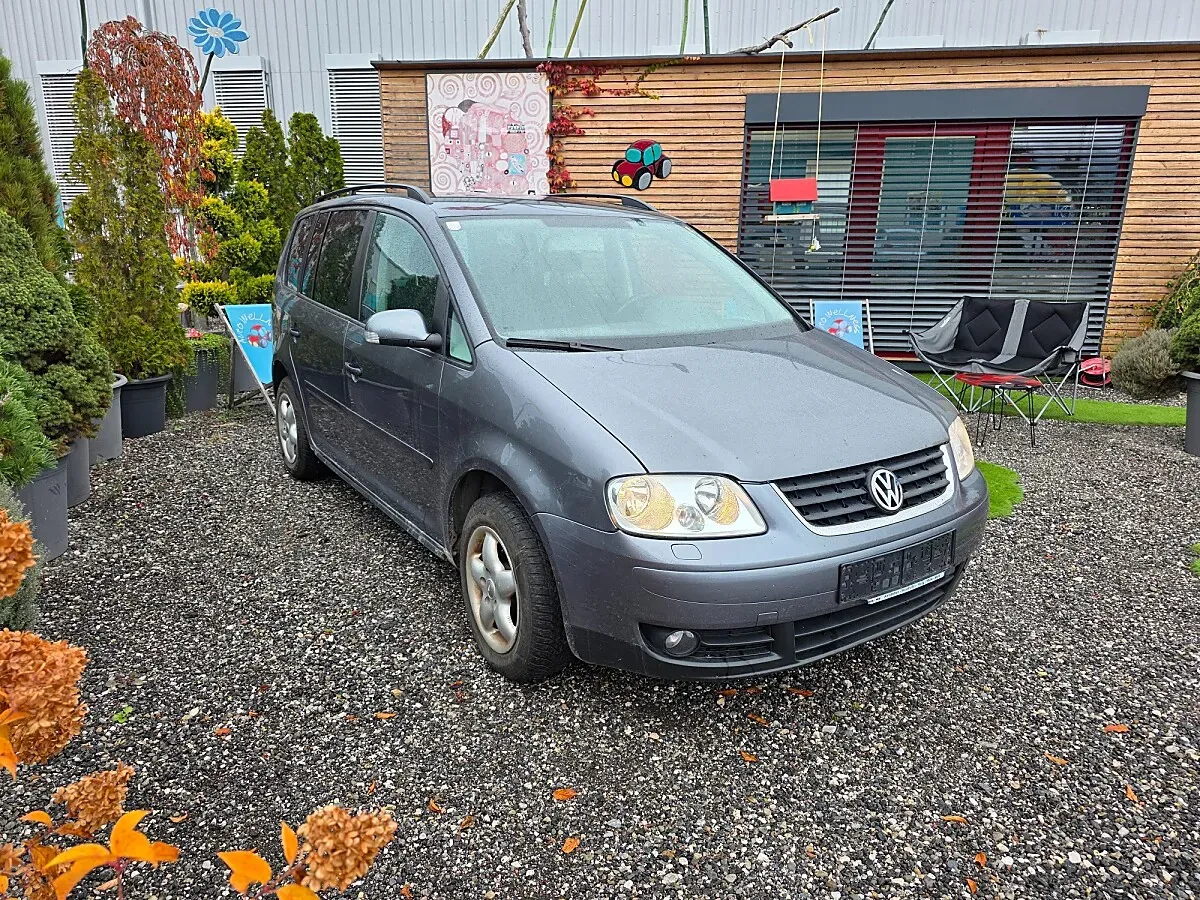 Volkswagen Touran 2006 photo 2