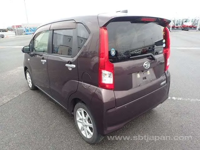 Daihatsu Move 2015 photo 3