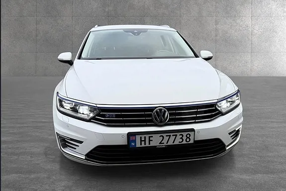 Volkswagen Passat 2017 photo 2