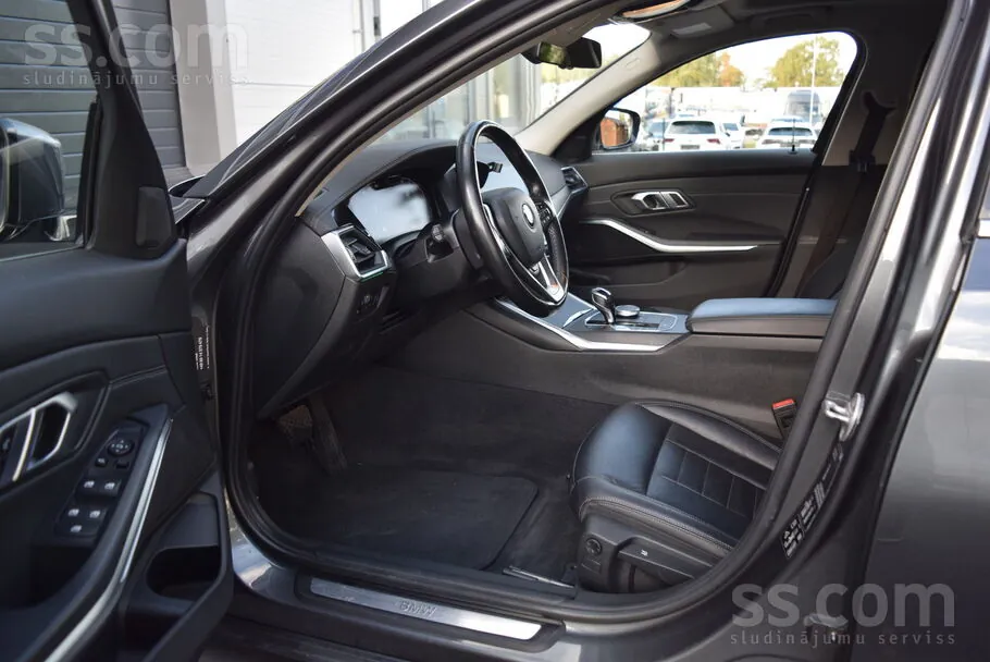 BMW 320I 2020 photo 3