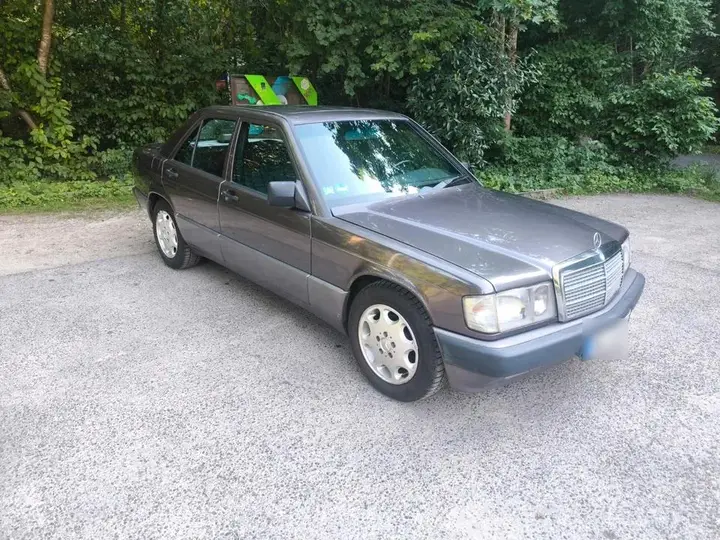Mercedes-Benz 190E