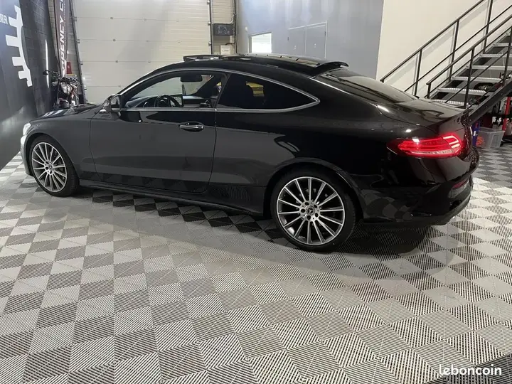 Mercedes-Benz C-Class 2018 photo 4