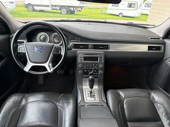 Volvo V70 2011 photo 5